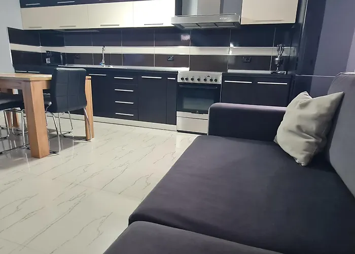 Edi\'S Apartment-Cozy Stay In The Center
