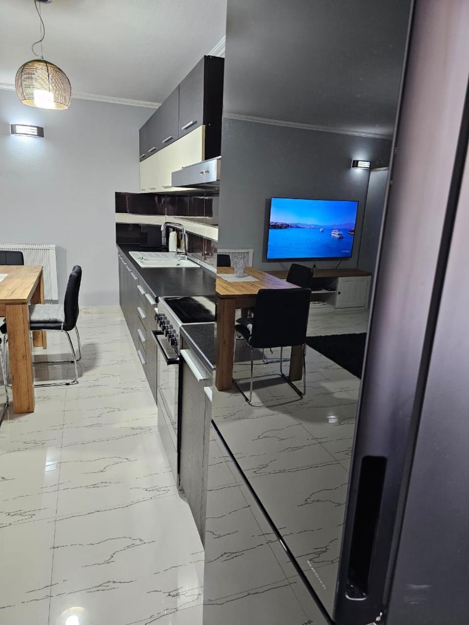 公寓 Edi'S Apartment-Cozy Stay In The Center *