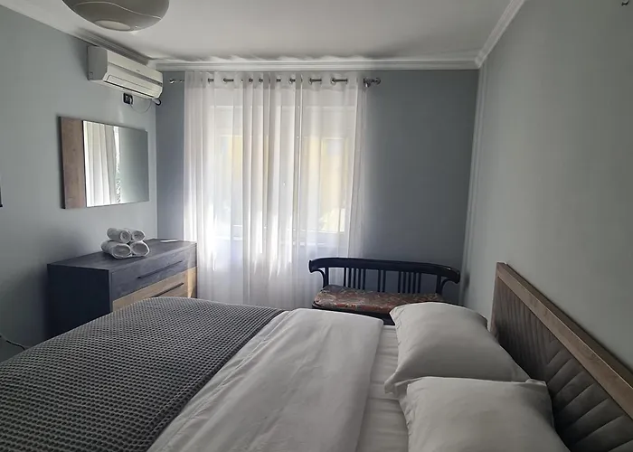 Edi\'S Apartment-Cozy Stay In The Center